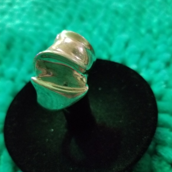 Ring - Picture 3 of 4